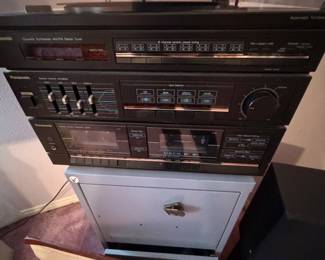 Panasonic stereo w turntable 