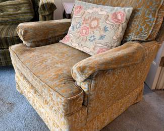 Mid-century Crushed velvet chair