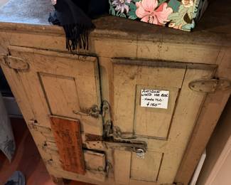 Old primitive icebox for restoration 