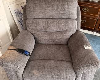 Nice condition lift recliner 