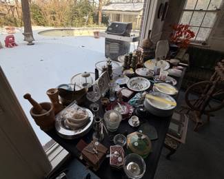 Decor and collectibles 