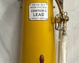 Bennett Model 810 Visible Gas Pump with 10-Gallon Glass Cylinder