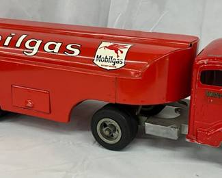 Smith-Miller Mobilgas Tanker Truck, 22in x 6in