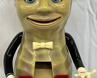 Peanut Plastic Dispenser with Moving Arms, 6in x 12in