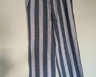 Linen pants, one of many, size small