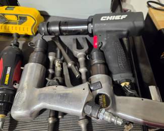 Central Pneumatic and Chief Professional Long-Barrel Air Hammer Set with Chisels