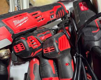 Milwaukee M12 Cordless Multi-Tool Kit