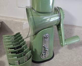 SUSTEAS Green Rotary Cheese Grater with Blades