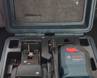 Bosch Professional GLL 2-20 Laser Level with BM3 Mount and Case