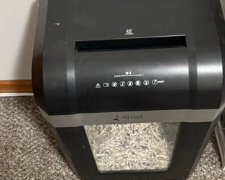 Ativa 20-Sheet Cross-Cut Paper Shredder