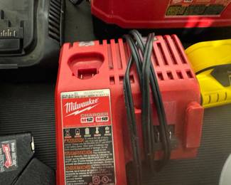 Milwaukee M12 & M18 Dual Chemistry Battery Charger