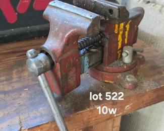 Iron swivel vise