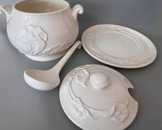 HiMark Japan calla lily 3 quart soup tureen set