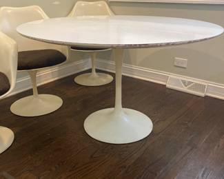 Knoll Tulip Dining Table and 4 chairs.