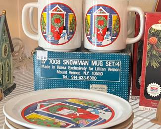 Set of 4 Lillian Vernon Christmas Mugs