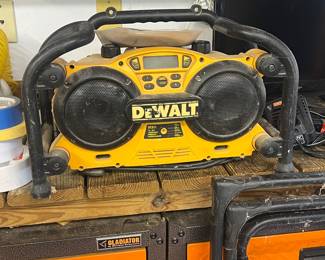 DeWalt DC011 Worksite Radio