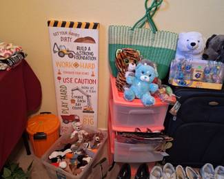 Women shoes, luggage