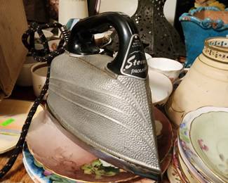 vintage Art Deco Steem Electric Pacemaker iron, first introduced in 1939