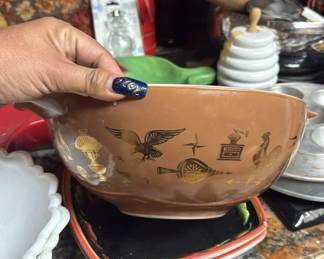 Vintage Pyrex Early American #444 Cinderella Mixing Bowl. 