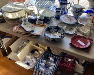 Glasses, dishes, cake plates, etc. 