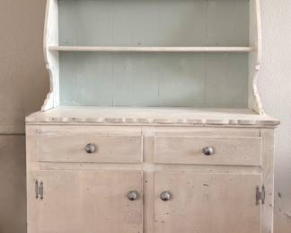 $220 Storage cabinet with shelves