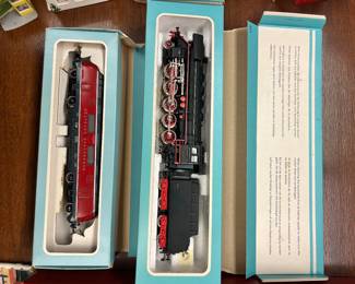 Side view of the previous page Marklin locomotives.