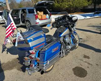 Another view of the blue Holly Davidson Electra Glide.
