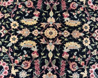 Persian Rug. Measures 6' x 9'. Photo 2 of 3. 