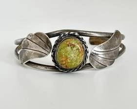 Vintage Native American Sterling Silver with Green Turquoise Stone Cuff Bracelet - Smaller Size (11.6 Grams)