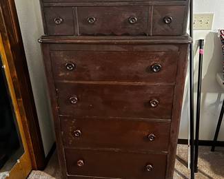 Solid Wood Antique Dresser
Overall good condition. May need some refinishing.
34” x 18” deep x 57” tall
Must be able to move and load yourself.