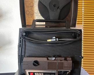 Vintage gaf 1333 8mm Projector
Good working condition