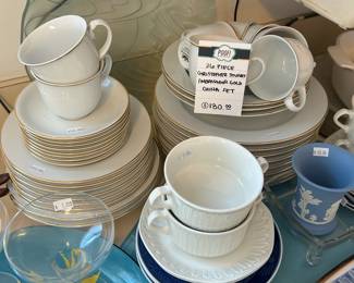 36 Piece Christopher Stuart Ambassador Gold China Set