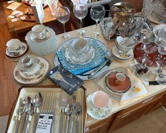 Set of 50 Oneida Community Frost Fire Flatware