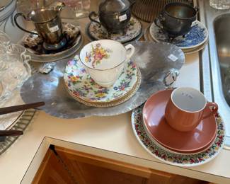 Tea Cups & Saucers
