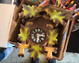 Vintage Black Forest Cuckoo Clock with Carved Leaves and Bird