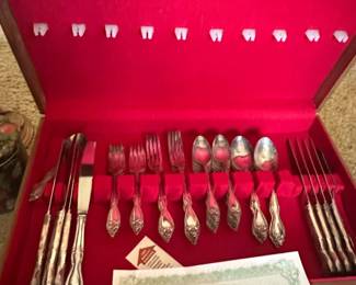 Wm. A. Rogers A Plus Silverplate Flatware Set