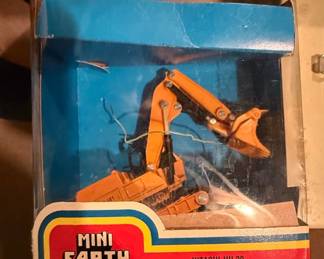 Shinsei Mini Power Hitachi UH Track Loader