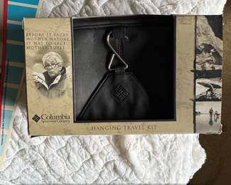 Columbia Sportswear Company Hanging Travel Kit