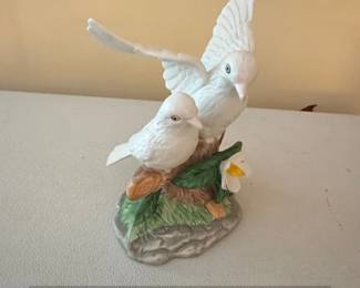 HOMCO Loves Song Porcelain Doves Figurine