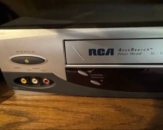 RCA VRHF AccuSearch Four Head HiFi VCR