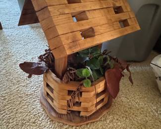 Wooden Wishing Well Planter
