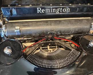 Remington Noiseless Model Typewriter second image