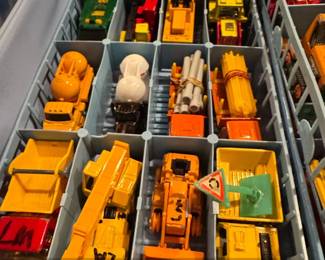 Matchbox Carry Case with Assorted Construction Vehicles second image