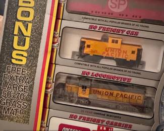 HO Scale American Eagle Electric Train Set by Bachmann second image