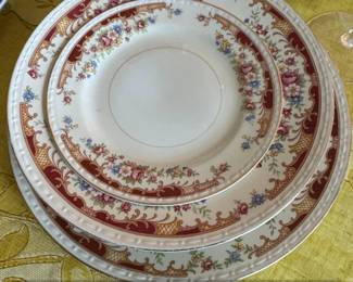 Homer Laughlin Georgian Eggshell Main Pattern China Set