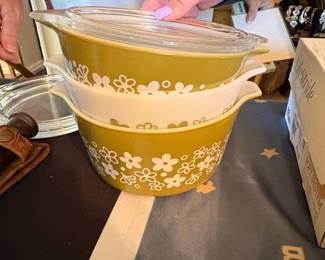 Pyrex Spring Blossom Crazy Daisy Casserole Dishes Set