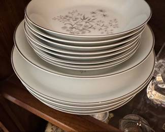 Empress China Fairfield Floral Pattern Dinnerware Set