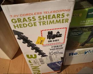 Sun Joe .V Cordless Telescoping Grass Shears and Hedge Trimmer