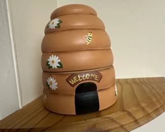 Beehive Honey Pot with Daisy Lid and Dipper Set
