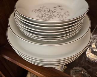 Empress China Fairfield Floral Pattern Dinnerware Set